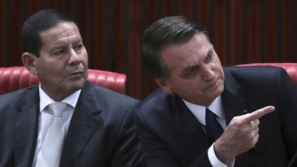 El vicepresidente de Brasil, Antonio Hamilton Mourao, y el presidente Jair Bolsonaro - Sputnik Mundo