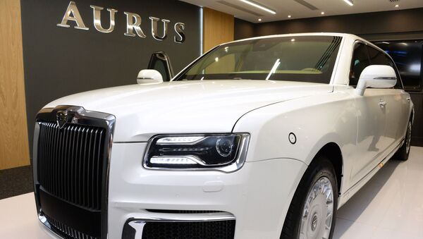 Made in Russia: la limusina de lujo Aurus 'sale de la sombra' en Abu Dabi - Sputnik Mundo