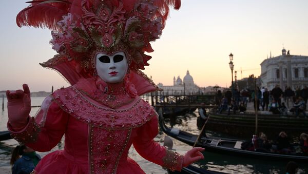 Carnaval de Venecia: desfile de barcos, festival de Marías y 'vuelo del ángel' - Sputnik Mundo
