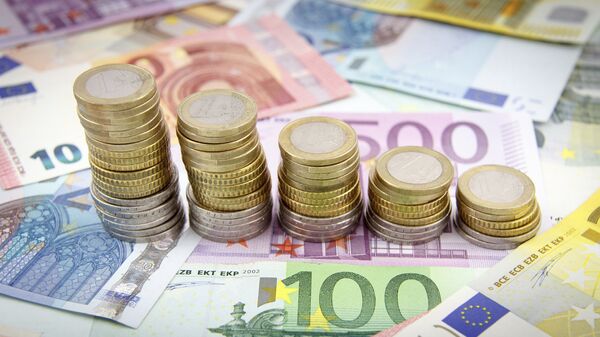 Monedas y billetes de euros - Sputnik Mundo