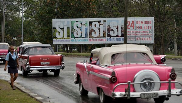 Cartel en La Habana convoca a los cubanos a votar Sí por la nueva Constitución - Sputnik Mundo