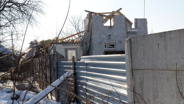 Edificios destruidos en Makéevka, Donbás (archivo) - Sputnik Mundo