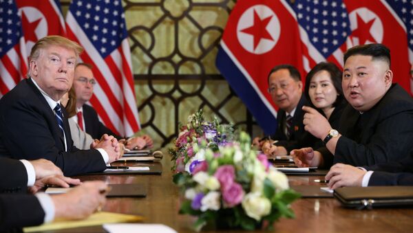 La cumbre entre el presidente de EEUU, Donald Trump, y el líder norcoreano, Kim Jong-un - Sputnik Mundo