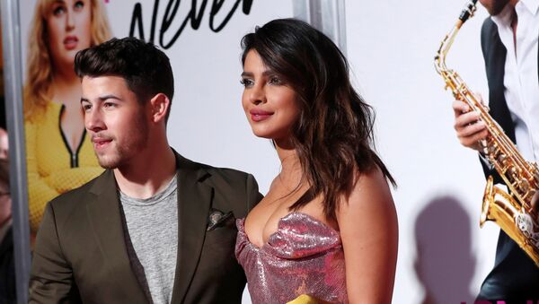 La actriz Priyanka Chopra y su marido Nick Jonas - Sputnik Mundo