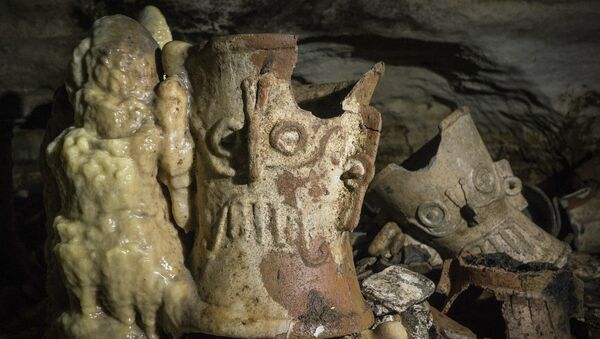 Artefactos de los mayas en la cueva Balamkú - Sputnik Mundo