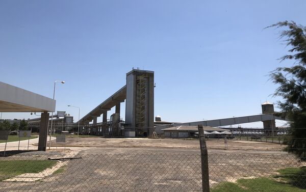 Instalaciones de procesamiento de soja en una terminal portuaria del Gran Rosario, Argentina - Sputnik Mundo
