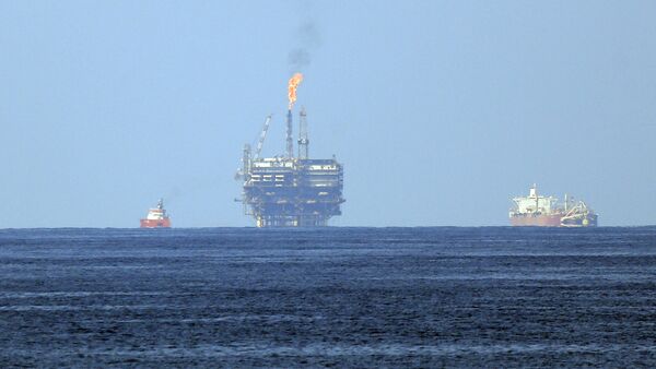 Una plataforma de gas de la petrolera ENI - Sputnik Mundo