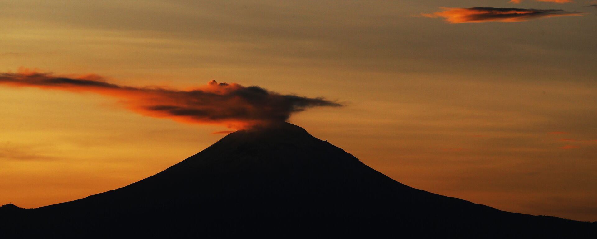 El volcán mexicano Popocatépetl  - Sputnik Mundo, 1920, 31.03.2022