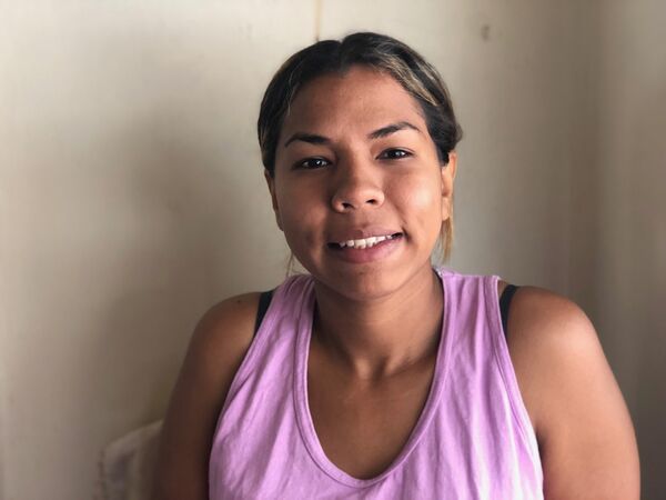 Soy chavista, soy mujer, soy joven. No necesito nada más, confiesa Victoria Soy chavista, soy mujer, soy joven. No necesito nada más, confiesa Victoria - Sputnik Mundo