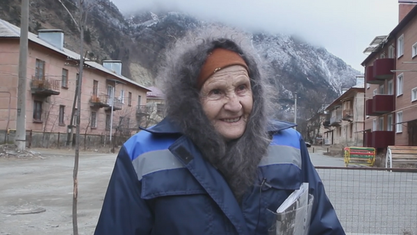 Esta anciana recorre 48 kilómetros al día para llevar cartas a una aldea perdida en Rusia - Sputnik Mundo