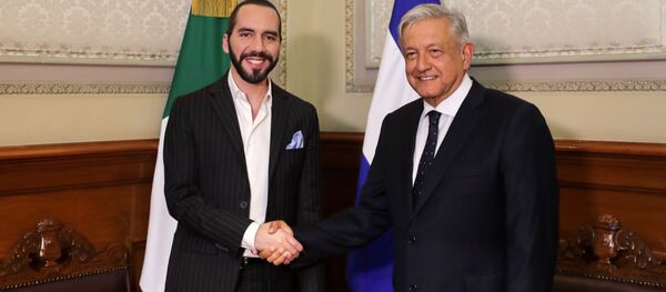 El presidente de México, Andrés Manuel López Obrador se reunió en Palacio Nacional con el presidente electo de El Salvador, Nayib Bukele, el 12 de marzo de 2019 El presidente de México, Andrés Manuel López Obrador se reunió en Palacio Nacional con el presidente electo de El Salvador, Nayib Bukele, el 12 de marzo de 2019 - Sputnik Mundo