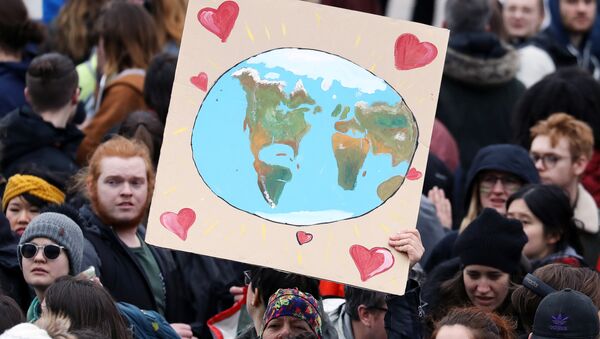 Estudiantes en la huelga contra el cambio climático - Sputnik Mundo