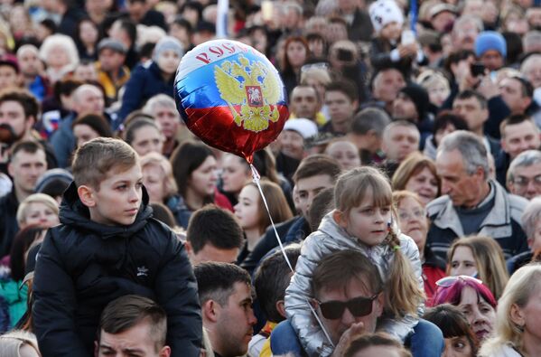 Crimea celebra a lo grande su retorno a Rusia - Sputnik Mundo