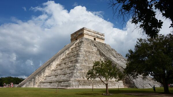 El sitio arqueológico de Chichen Itzá, en Yucatán, México - Sputnik Mundo