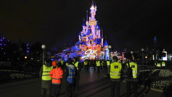 El parque temático Disneyland de París (archivo) - Sputnik Mundo