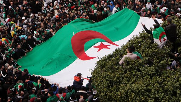 Protestas en Argelia  - Sputnik Mundo