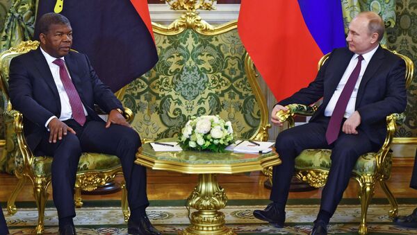 El presidente angoleño, Joao Lourenco, y su homólogo ruso, Vladímir Putin - Sputnik Mundo