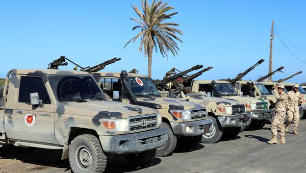 Vehículos militares en Trípoli, Libia - Sputnik Mundo