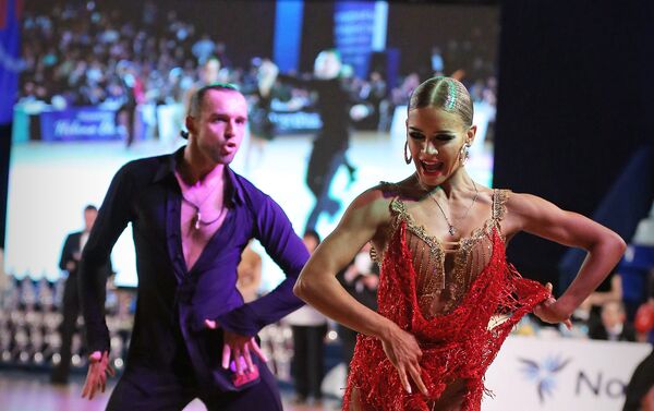 Vladímir Litvinov y Olga Nikoláyeva, bronce en el Campeonato de Baile Deportivo Latino 2018 Vladímir Litvinov y Olga Nikoláyeva, bronce en el Campeonato de Baile Deportivo Latino 2018 - Sputnik Mundo