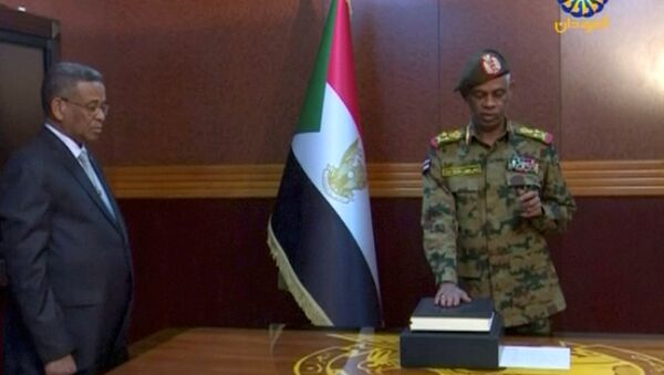 Ministro de Defensa de Sudán, Awad Mohamed Ahmed Ibn Auf - Sputnik Mundo