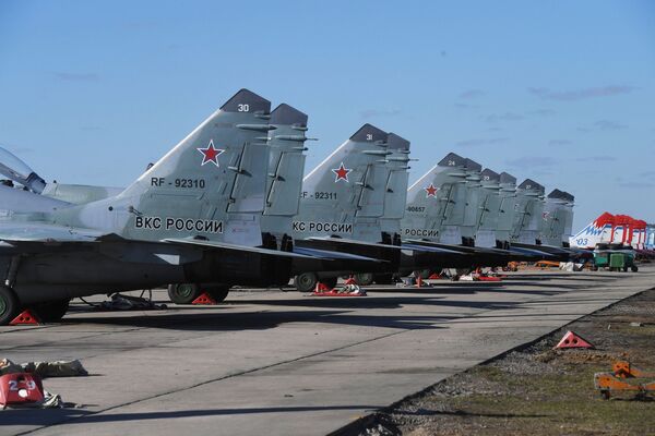 Así se prepara Rusia en las alturas para el desfile militar del Día de la Victoria - Sputnik Mundo