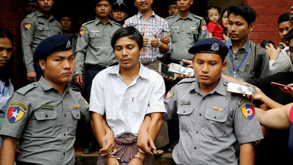 Los periodistas de Reuters, Wa Lone y Kyaw Soe Oo, sentenciados en Birmania - Sputnik Mundo