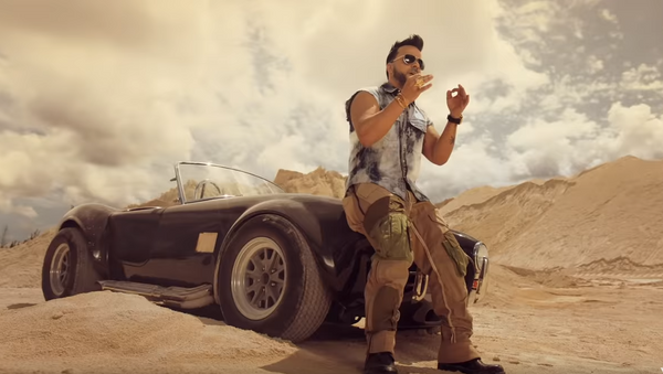 Imagen del videoclip de la canción 'Date la vuelta' de Luis Fonsi, Sebastián Yatra y Nicky Jam - Sputnik Mundo