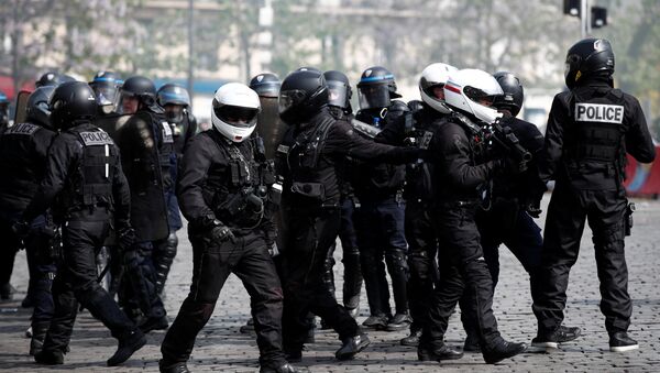 La Policía francesa - Sputnik Mundo