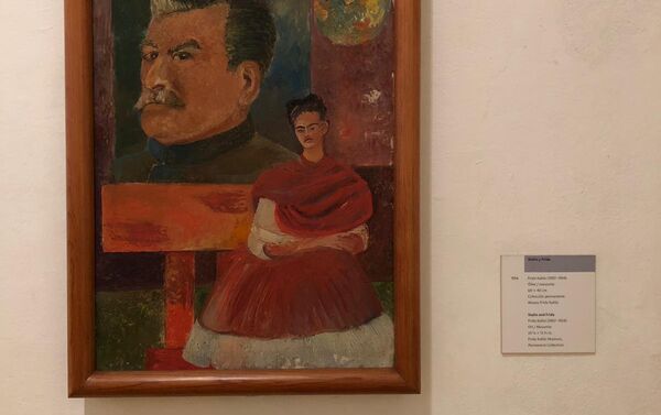 Cuadros de Frida Kahlo en exhibición en La Casa Azul - Sputnik Mundo
