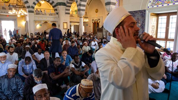 Una oración del Ramadán en un centro musulmán en el estado de Maryland (EEUU) - Sputnik Mundo