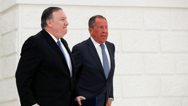 El secretario de Estado de EEUU, Mike Pompeo, y el ministro ruso de Exteriores, Serguéi Lavrov - Sputnik Mundo