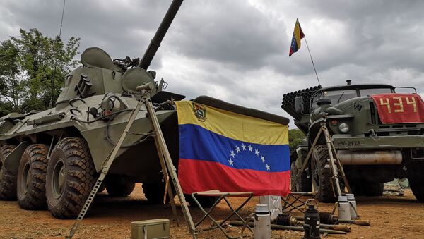 Los blindados en el campamento de la Academia Militar Bolivariana de Venezuela - Sputnik Mundo