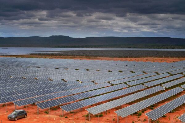 El sol sale para América Latina: la energía solar fotovoltaica es una oportunidad para la región El sol sale para América Latina: la energía solar fotovoltaica es una oportunidad para la región - Sputnik Mundo