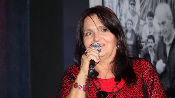 Olga Inerarity, una rusa que canta boleros en Cuba - Sputnik Mundo