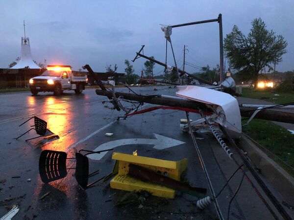 Последствия ночного торнадо в Джефферсон-Сити, штат Миссури, США - Sputnik Mundo
