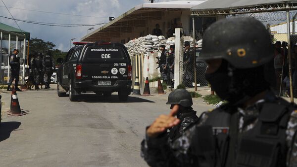 La Policía de Brasil cerca de la prisión en en Manaos - Sputnik Mundo