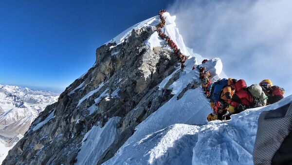 El Everest: el ascenso de la muerte - Sputnik Mundo