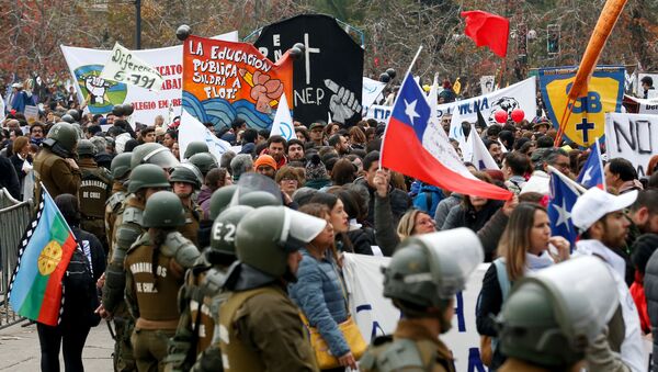 Protestas de profesores en Chile - Sputnik Mundo