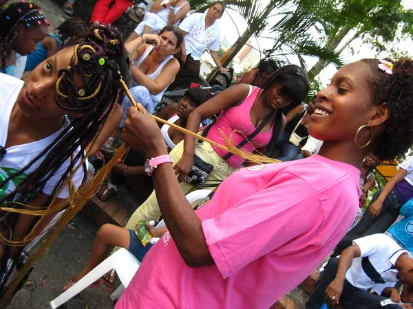 Lucha y resistencia: la historia detrás de los peinados afrocolombianos - Sputnik Mundo