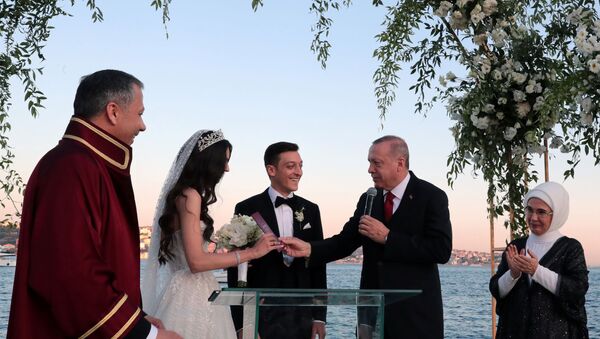 La boda del mediocampista del Arsenal, Mesut Özil, y la miss Turquía 2014, Amine Gulse - Sputnik Mundo
