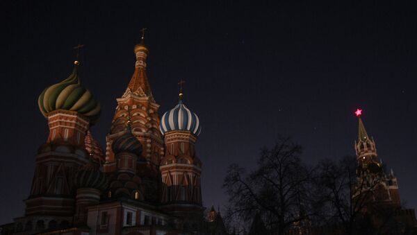 Las luces apagadas en la Catedral de San Basilio en Moscú - Sputnik Mundo