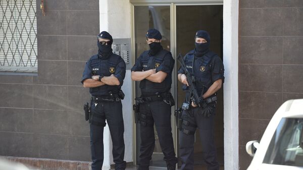 Agentes de Policía en Barcelona, foto de archivo - Sputnik Mundo