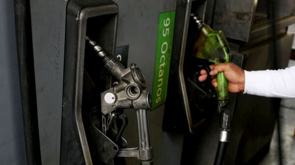 Un surtidor de gasolina en Venezuela - Sputnik Mundo