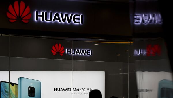Una tienda de Huawei en China - Sputnik Mundo