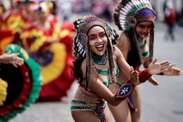 Protestas, San Fermín y danzas tropicales: las fotos más emocionantes de la semana - Sputnik Mundo