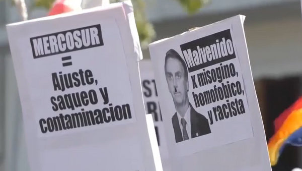 Los argentinos protestan contra la cumbre de Mercosur: Ajuste, saqueo y contaminación - Sputnik Mundo