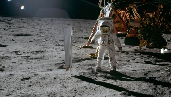 El astronauta Edwin E. Aldrin en la Luna, el 20 de julio de 1969 - Sputnik Mundo