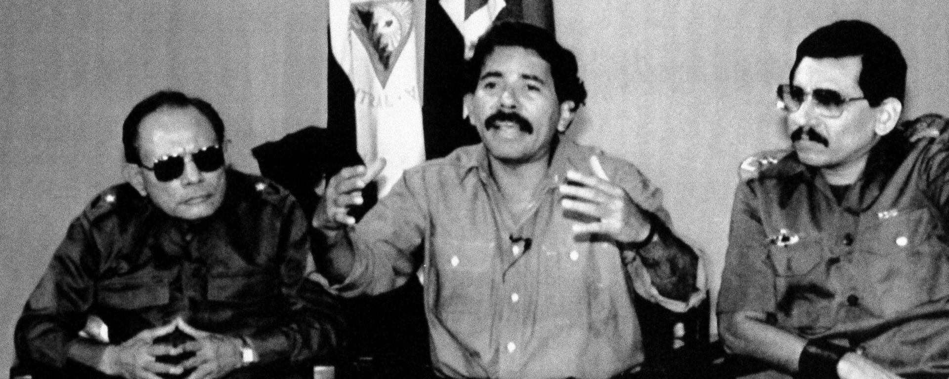 Tomás Borge, Daniel Ortega y Humberto Ortega, durante una conferencia de prensa en 1989 - Sputnik Mundo, 1920, 19.07.2019