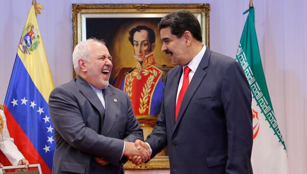 El Ministro de Relaciones Exteriores de Irán, Mohammad Javad Zarif, junto al presidente venezolano, Nicolás Maduro - Sputnik Mundo