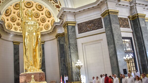 La reinauguración de la Estatua de la República, 90 años después de ser colocada en el centro del Capitolio de La Habana - Sputnik Mundo